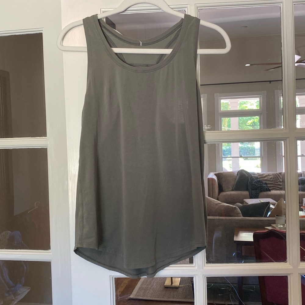 Lululemon Love Tank *Pleated
Khaki Green